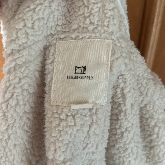 Faux fur vest - Picture 5 of 5